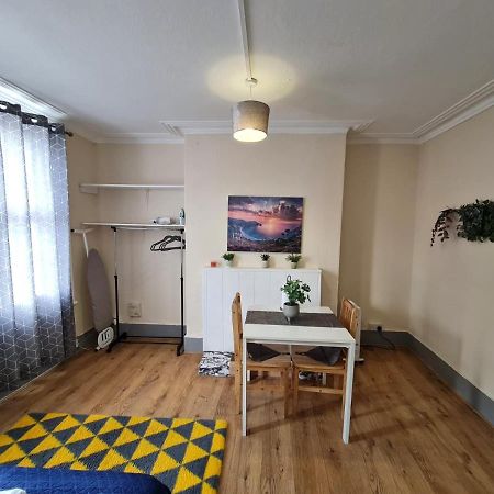 Lovely Private Room Near Central Londen Buitenkant foto