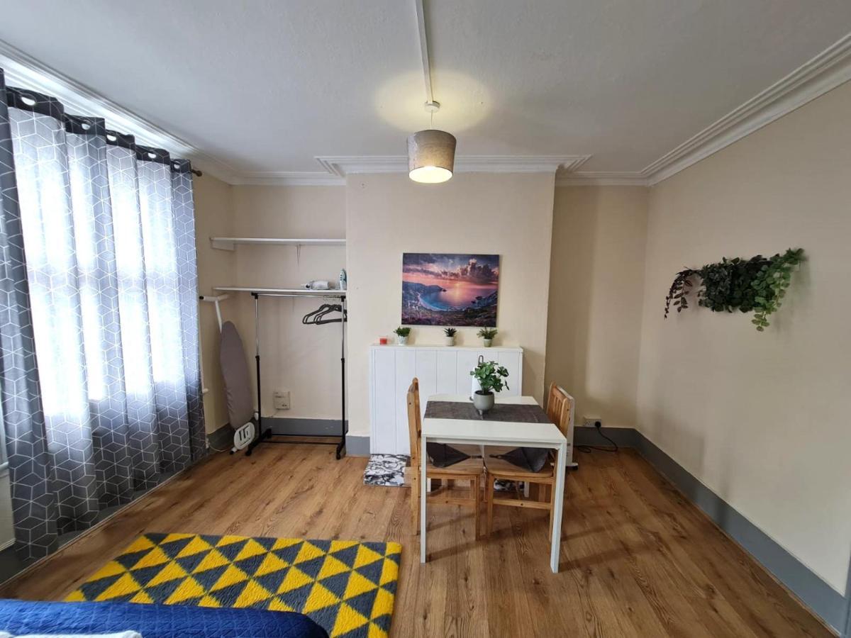 Lovely Private Room Near Central Londen Buitenkant foto
