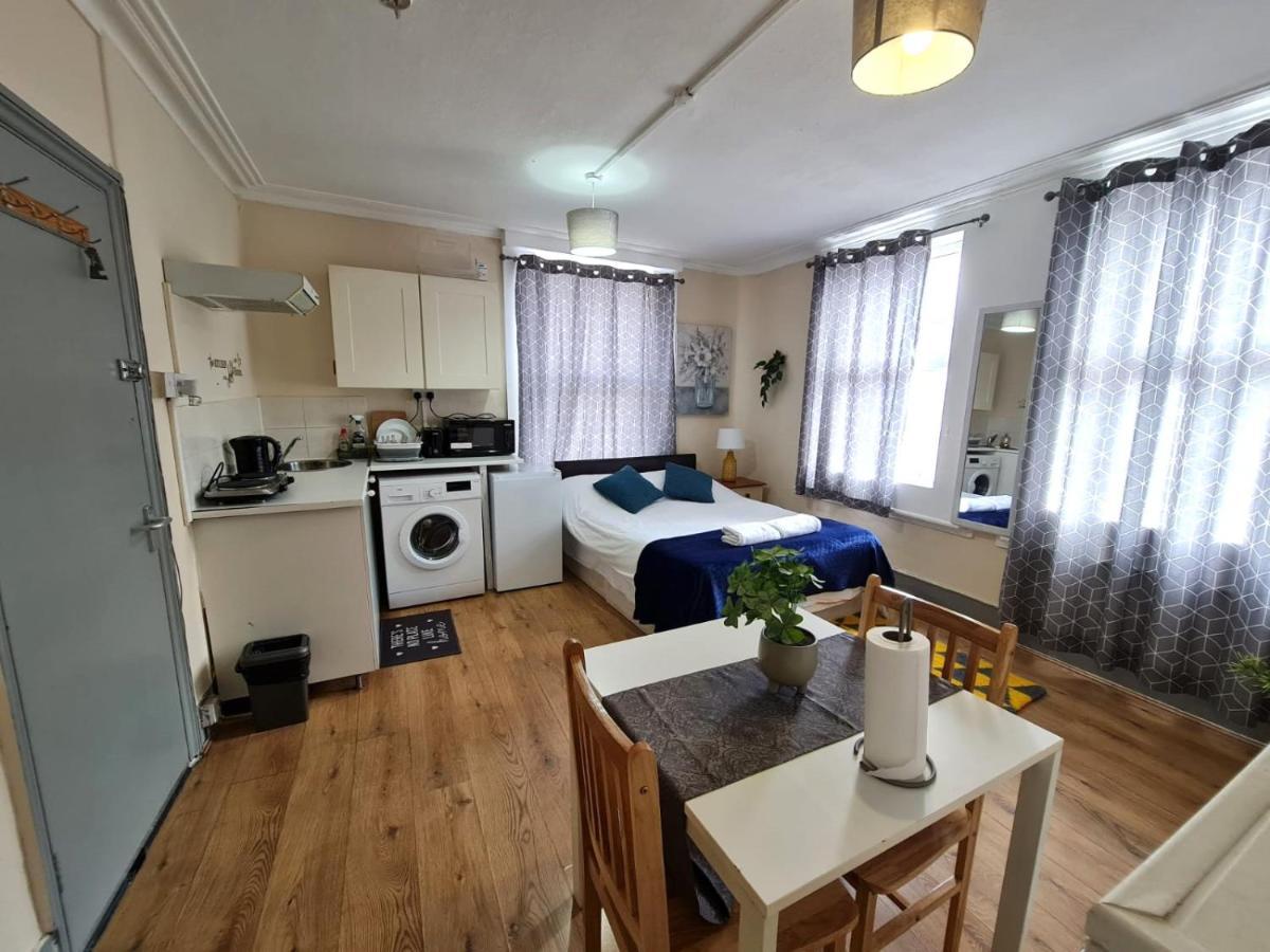 Lovely Private Room Near Central Londen Buitenkant foto